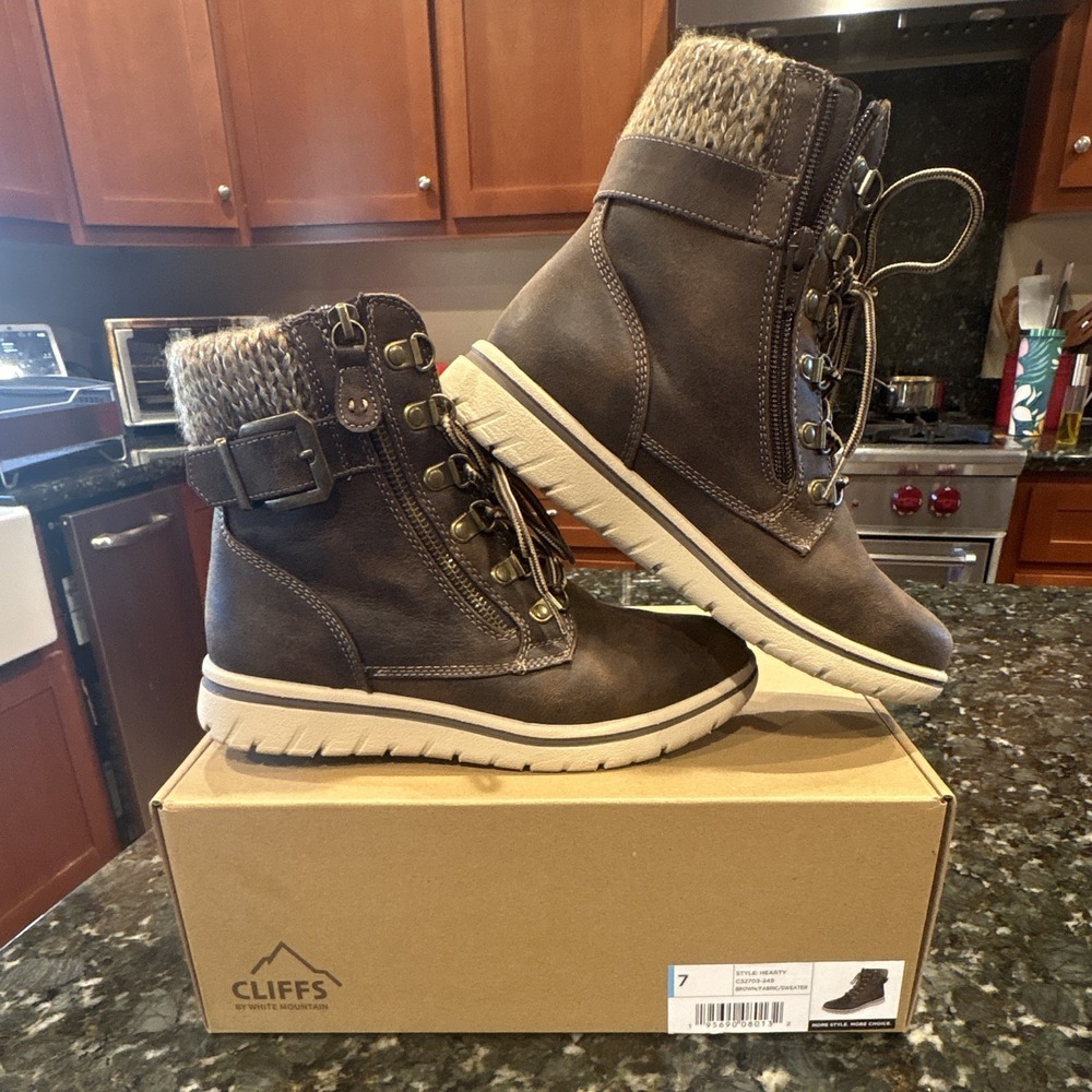 Cliffs by White Mountain Hearty Brown Combat Boots Fur Lined Men 7 C32703-249